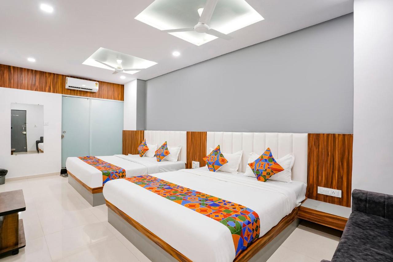 Fabhotel Magnus Surat Exterior photo